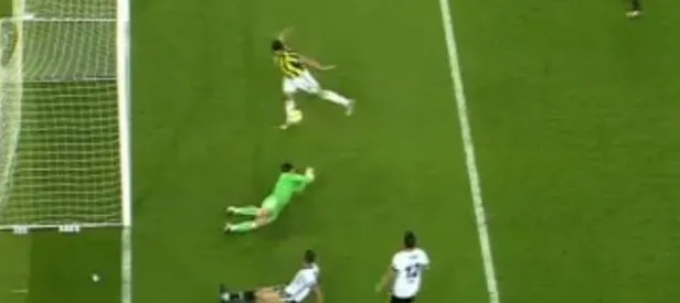 Ozan Tufan kaçırdığı golle tarihe geçti!