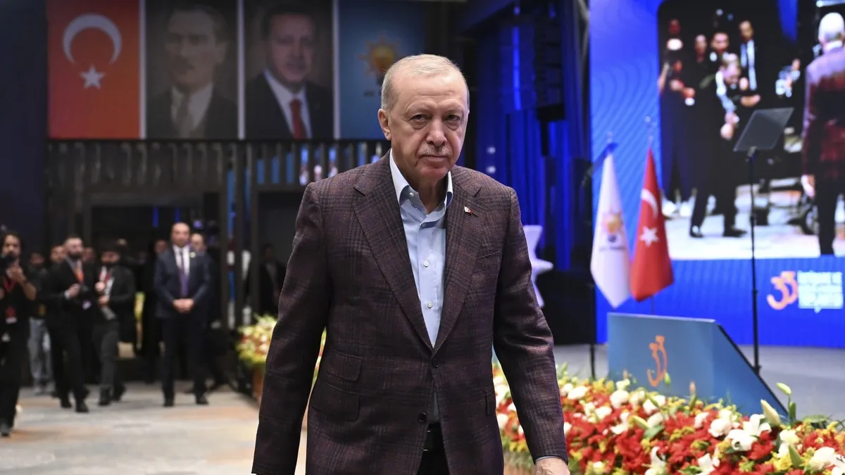 AK Parti'den 25. yıla özel eser: "Büyük Başkan Erdoğan"