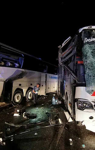 Çorum'da yolcu otobüsleri çarpıştı: 13 yaralı