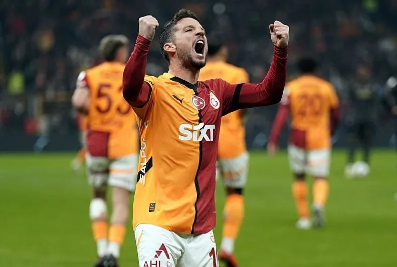 Galatasaray’da Mertens kararı!