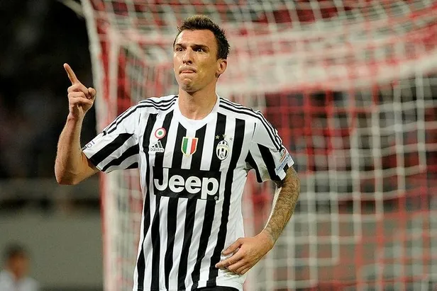 Mandzukic’in yerine Vedat Muriç! Juventus'un hocası Sarri, Muriç'i takımında çok istiyor...-1