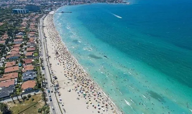 cesmedeki-adisyon-sosyal-medyada-olay-yaratti-tatilciler-125-bin-tllik-odemeyle-tarihe-gecti-1659812570108.jpeg Çeşme'deki adisyon sosyal medyada olay yarattı! Tatilciler 125 bin TL'lik ödemeyle tarihe geçti-2