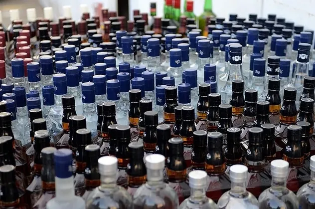 Mersin'de 100 litre sahte içki ele geçirildi