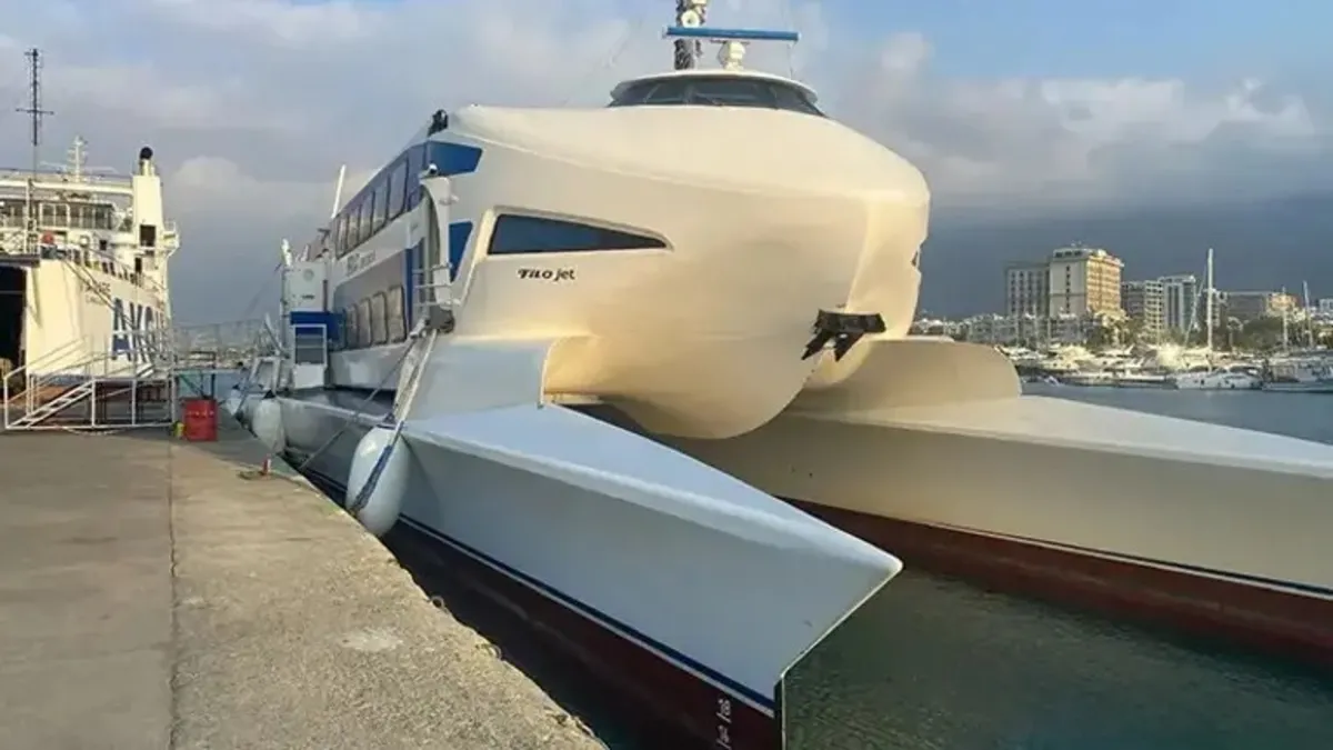 Girne'de batan Filo Jet katamaranı 7 yıl önce karaya oturdu! Yama yapıldığı yerden koptu