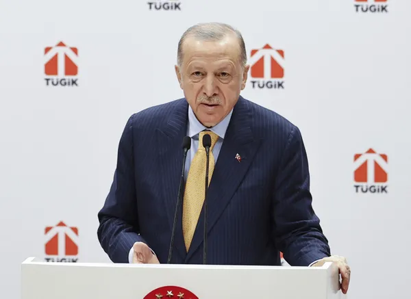 son-dakika-baskan-recep-tayyip-erdogandan-turkiye-genc-is-adamlari-konfederasyonu-tugik-genel-kurulunda-onemli-1643803295241.jpg SON DAKİKA: Başkan Recep Tayyip Erdoğan'dan Türkiye Genç İş Adamları Konfederasyonu (TÜGİK) Genel Kurulu'nda önemli açıklamalar: Dün gece inlerine girdik-9