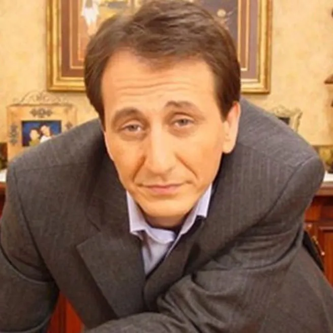 Çocuklar Duymasın'ın Emine’si Melek Şahin son haliyle parmak ısırttı! Çaycı Hüseyin’in eşini gören tanıyamadı - 22