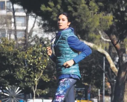 Ahu’dan fit tanıtım