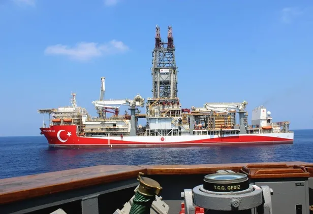 abdulhamid-han-sondaj-gemisi-mavi-vatanda-deniz-kuvvetleri-refakat-ediyor-1660221452833.jpeg Abdülhamid Han sondaj gemisi Mavi Vatan'da! Deniz Kuvvetleri refakat ediyor-4