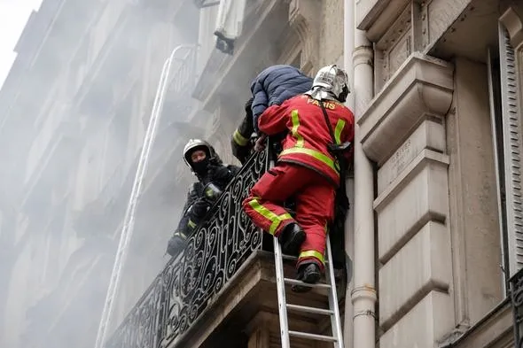 Son dakika... Fransa'nın başkenti Paris'te patlama-8