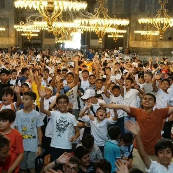 Binlerce TÜGVA’lı genç Ayasofya’da