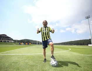 Fenerbahçe'ye transferi olay yaratmıştı! Caner Erkin Beşiktaş taraftarına neden diz çöktü açıkladı...