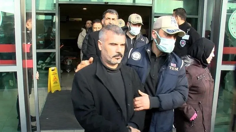 10 şüpheli tutuklama talebiyle sulh ceza hakimliğine sevk edildi. (DHA)