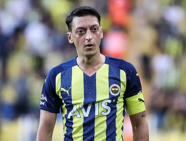 Fenerbahçe'de Mesut Özil krizi büyüyor! Derbi kadrosuna alınmadı-13