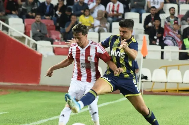 Kanarya’dan tatsız prova