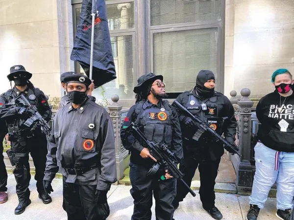 FBI ABD Başkanı Biden’in yemin töreninde saldırı olabileceğini bildirdi-4