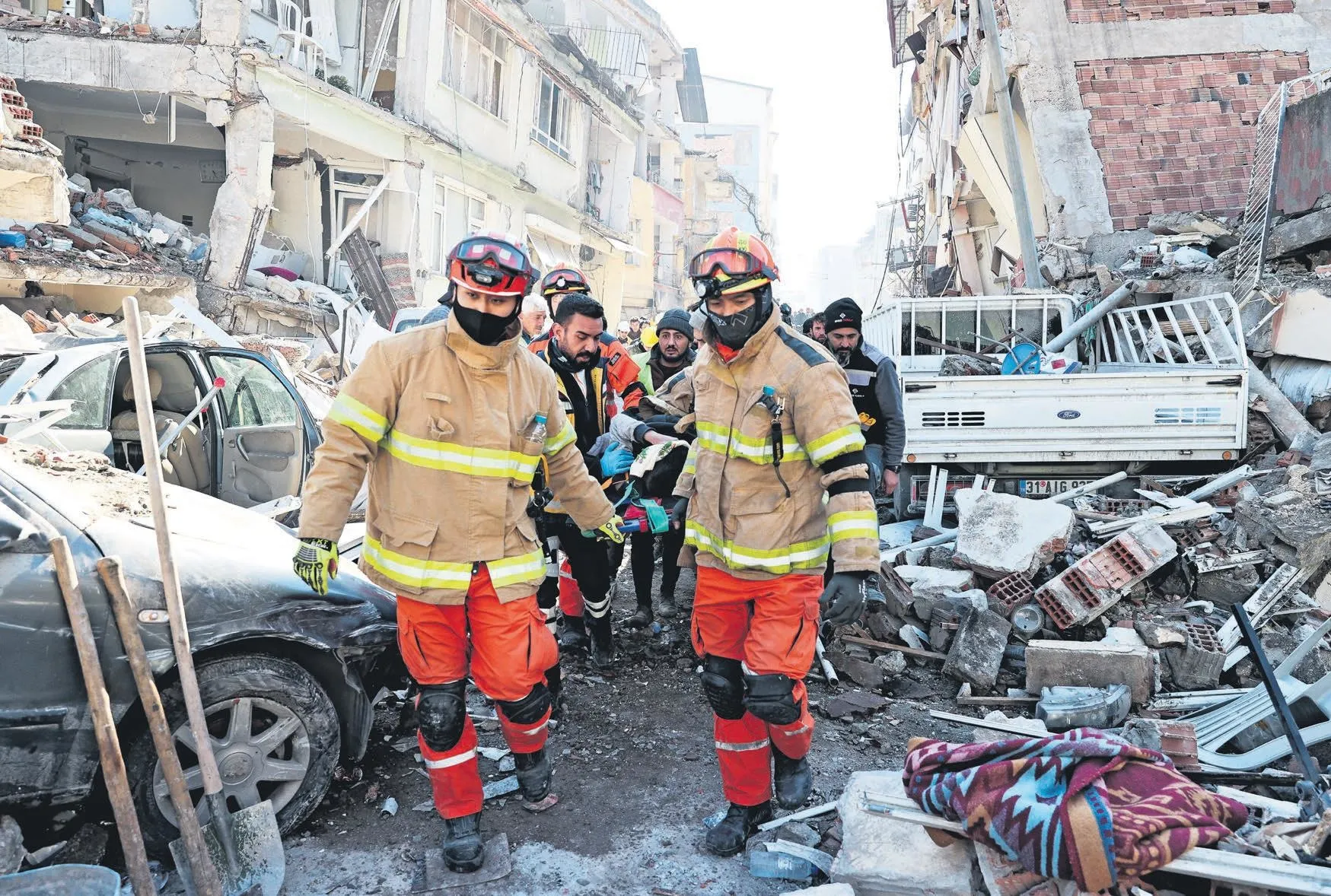 Biz bu yazıya tutunacağız