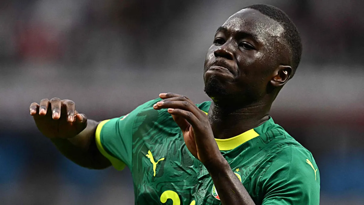 Okan Buruk yeni dinamosunu buldu! Galatasaray'da gündem Pape Gueye
