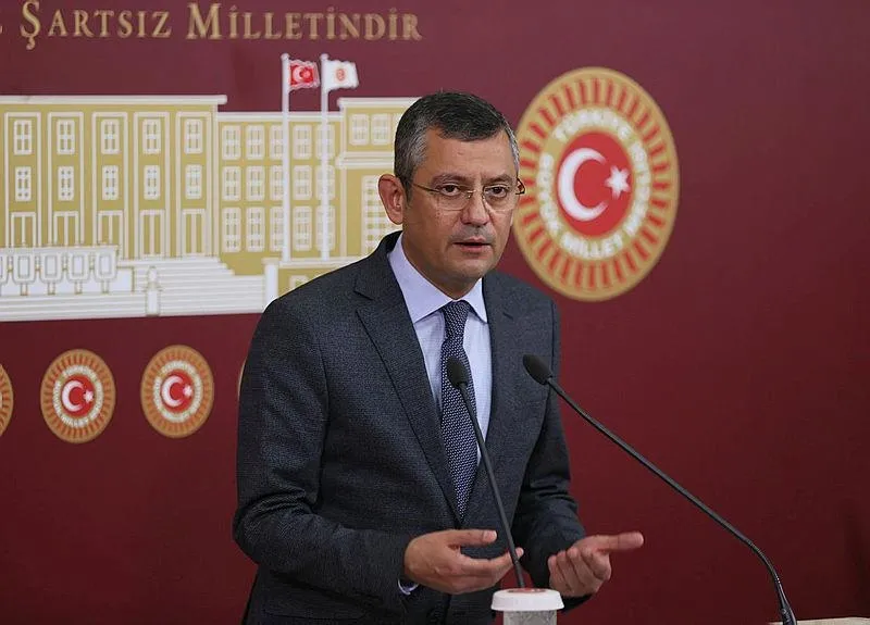 CHP yandaşı Enver Aysever'den yaylım ateşi: Özgür Özel'e inandınız çok safmışsınız! "Evet safmışız" itirafı-4