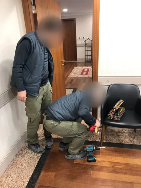 Kapı kilidi söktüren sevgi pıtırcığı Ekrem İmamoğlu! İşte zorbalığın görüntüleri...-1