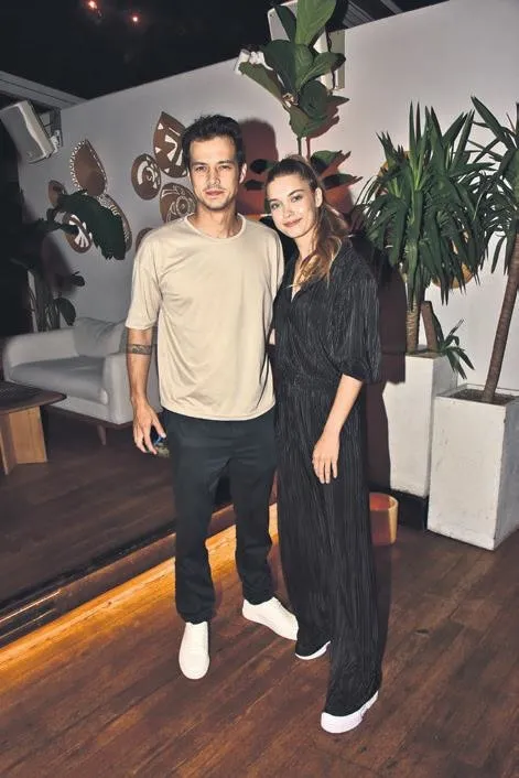 sedef-avci-tatil-pozuyla-sosyal-medyayi-salladi-kivanc-kasabalinin-biricik-esi-dogal-guzelligiyle-dikkat-cekti-1658354155202.jpeg Sedef Avcı tatil pozuyla sosyal medyayı salladı! Kıvanç Kasabalı'nın biricik eşi doğal güzelliğiyle dikkat çekti-4