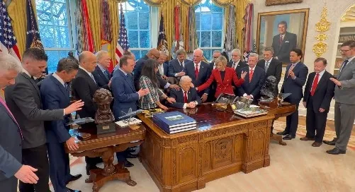 Oval Ofis'te Evanjelik ayini: Trump için göksel bilgelik istediler-3