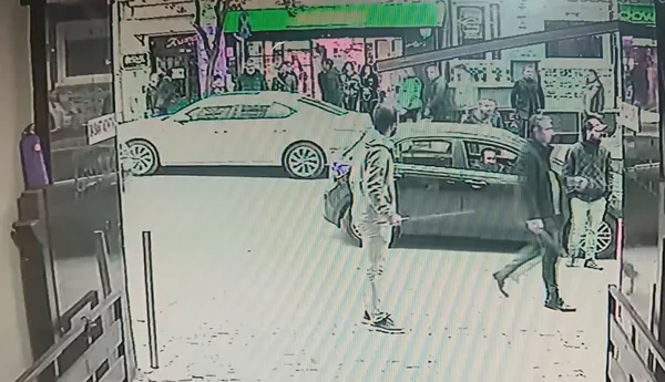 kadina-siddeti-engelleyen-esnafa-kilicli-saldiri-1645086447321.jpg Cihangir karıştı! Kadına şiddeti engelleyen esnafa kılıçla saldırdı - 2