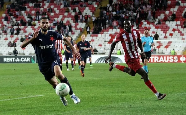 sivasspor-slavia-pragtan-1-puani-kapti-ali-sasaldan-muthis-performans-1662702978470.jpeg