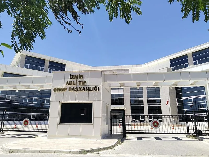 İzmir'de moloz cinayeti! Komşusunu öldürdü: "Teslim oluyorum ambulans çağırın"-6