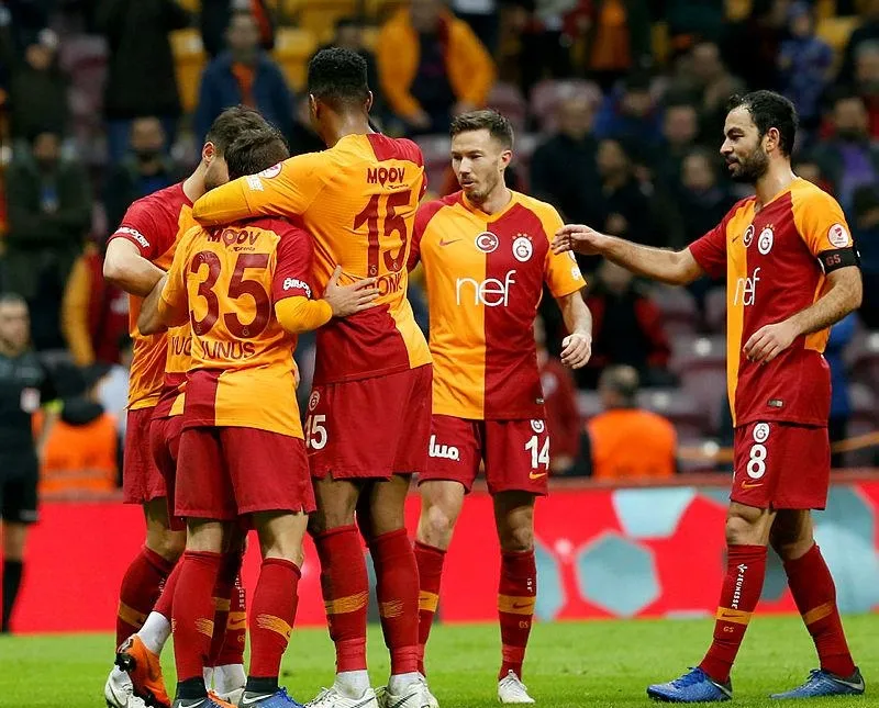 Aslan’dan çeyrek altın