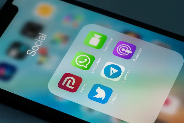 listede-kullandigi-model-telefon-olanlar-baksin-whatsappi-acinca-basinizdan-asagi-kaynar-sular-dokulecek-1688628665473.jpg Bu model telefon kullananlar hemen kontrol etsin! WhatsApp'ı açtığınız şoku bizzat yaşayacaksınız-2