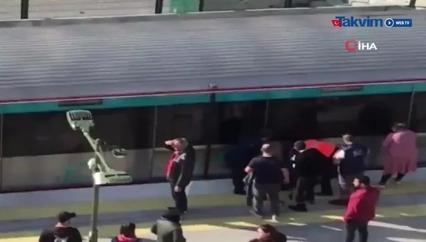 Kartal'da bir kişi tren altında kaldı!