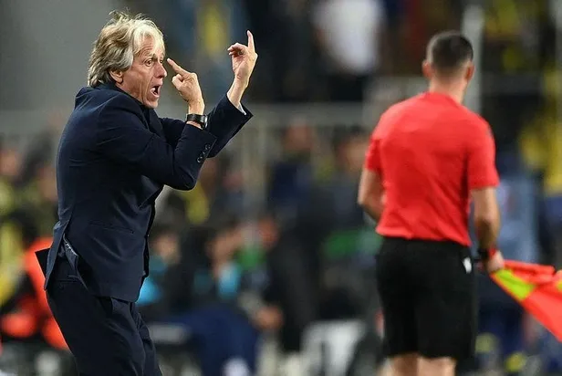 tarihe-gecen-performans-jorge-jesus-yonetiminde-17-macta-42-gol-atan-fenerbahce-rekorlari-alt-ust-ediyor-1665439331864.jpeg Tarihe geçen performans! Jorge Jesus yönetiminde 17 maçta 42 gol atan Fenerbahçe rekorları alt üst ediyor-2