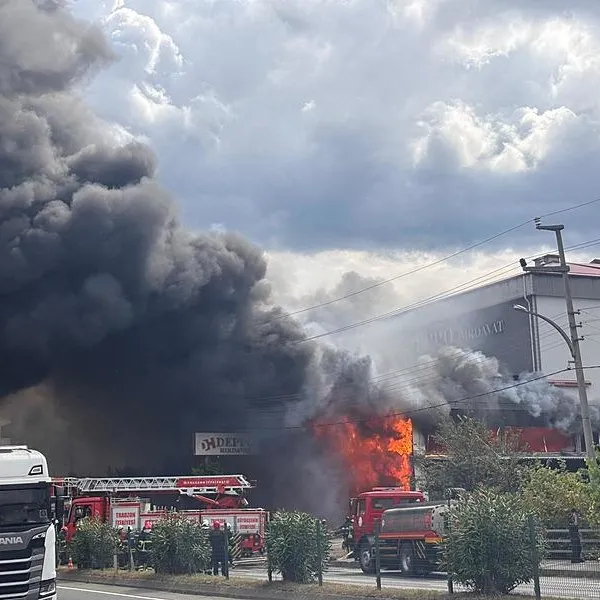 Trabzon’da AVM’de yangın
