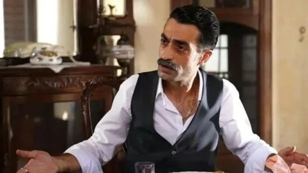 yali-capkini-dizisinde-2-sok-ayrilik-yalinin-gozdeleriydi-hamlesi-sasirtti-1693157426422.jpeg Defterleri dürüldü! Yalı Çapkını dizisinde 2 şok ayrılık! Yalının gözdeleriydi hamlesi şaşırttı! 'Kazım ağa seri üzgün'-4