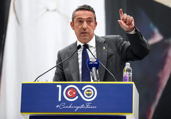 Fenerbahçe'de tansiyonu yüksek toplantı! Önce hükümeti hedef aldı sonra Enner Valencia'ya salladı-13