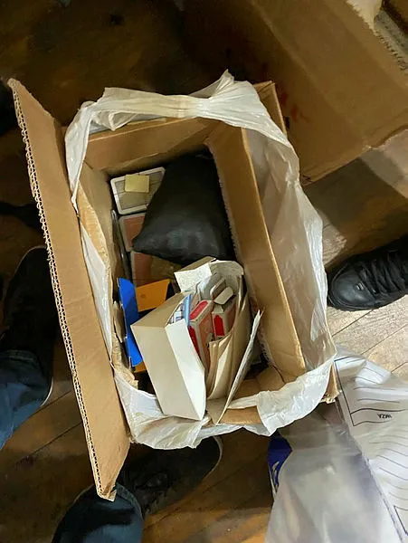 kirmizi-kategoride-yer-alan-rizedeki-bir-evde-kumar-oynayan-3u-gurcu-21-kisi-yakalandi-1615387735161.jpg Kırmızı kategoride yer alan Rize'deki bir evde kumar oynayan 3'ü Gürcü, 21 kişi yakalandı-5