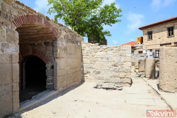 Antalya Manavgat'ta kaçak yapıların altından 1900 yıllık yerleşim çıktı - 9