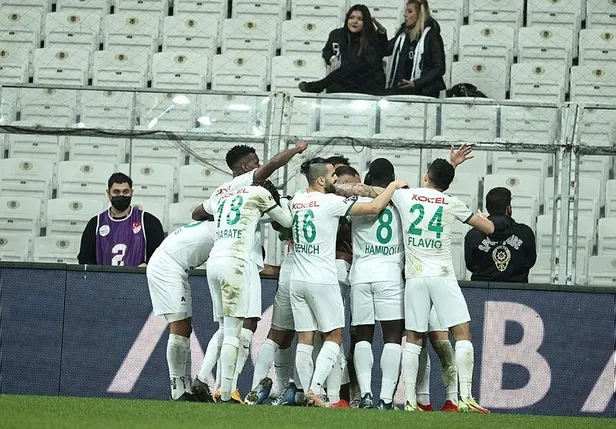 Kara Kartal kendi evinde farkla kaybetti! Taraftardan tepkiler yağdı-6