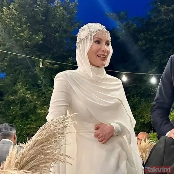 2 gün önce evlenen Gamze Özçelik’in sır gibi sakladığı kız kardeşine bakın! Gören hayran kaldı! Reshad Strik’in güzeller güzeli baldızı... - 11