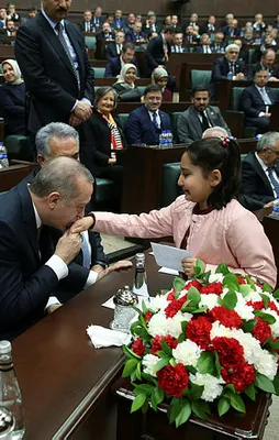 AK Parti Grup Toplantısı'nda renkli görüntüler