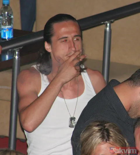 Sakatlığı bulunan Max Kruse Almanya'da nargile-kumar keyfi yaptı - 23