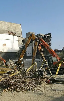 AKM'nin yıkım çalışmaları devam ediyor