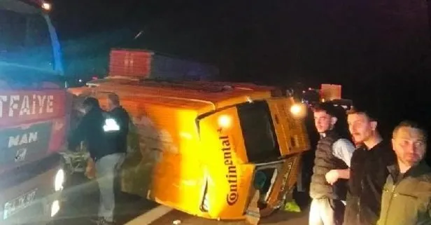Otomobil minibüse çarptı: 7 yaralı