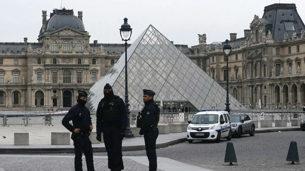 Louvre soygununda yeni gelişme: Vurgunu Pempe Panter çetesi mi yaptı? Çalınan mücevherler bulunabilecek mi?