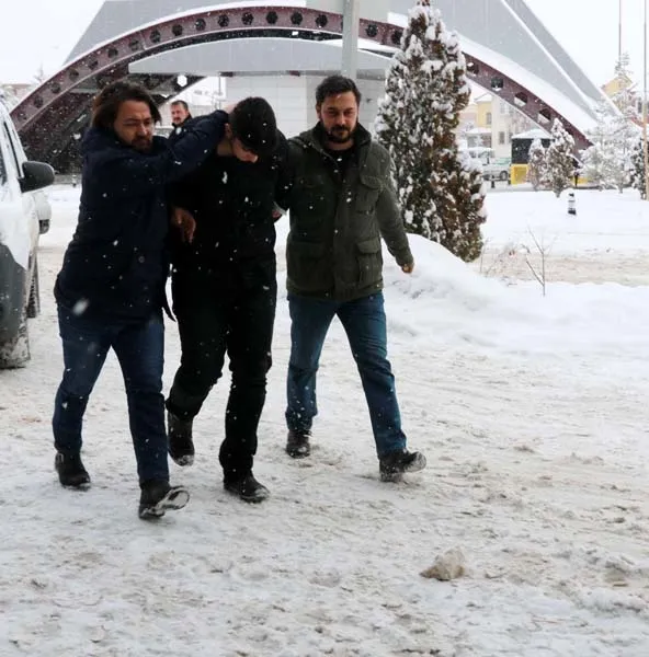 Afyon'da lisede büyük dehşet! Gitar kutusundan çıkardı öğretmenine sıktı - 7