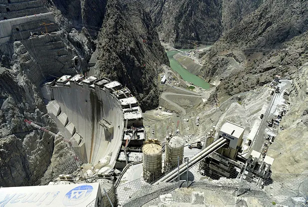 yusufeli-barajinda-241-metre-govde-yuksekligine-ulasildi-1603262278073.jpg