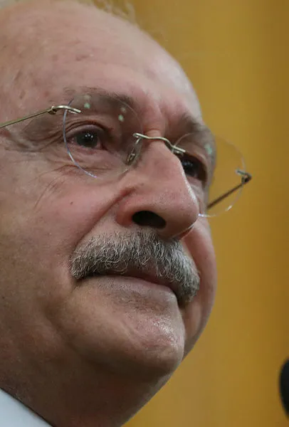 chp-onderi-kemal-kilicdaroglu-bunu-hep-yapiyor-1606314843667.jpg
