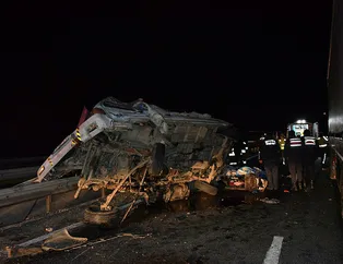 TIR’la kamyonet çarpıştı! Anne kız yaşamını yitirdi