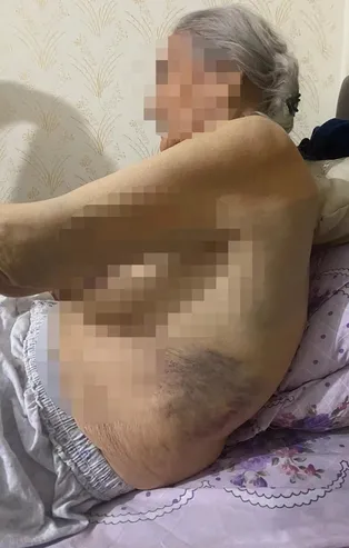 Elleriniz kırılsın! Bakıcı baba ve oğlundan 91 yaşındaki yaşlı kadına kan donduran işkence