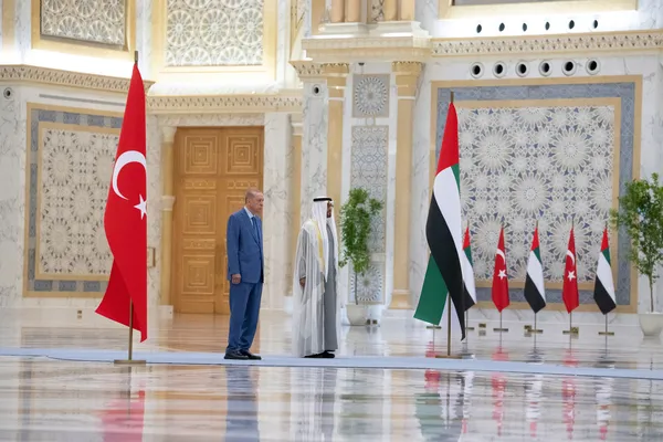 baeden-turkiye-29-milyar-dolarlik-enerji-yatirimi-ruzgar-gunes-termik-santral-yerlilik-sarti-1690630537151.jpg BAE'den Türkiye 29 milyar dolarlık enerji yatırımı: Rüzgar, güneş, termik santral... 'Yerlilik' şartı!-4